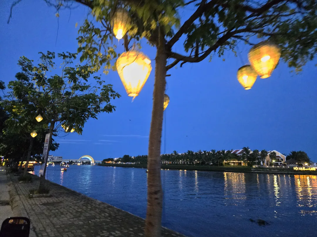 🛺 Khung cảnh Hội An lúc hoàng hôn