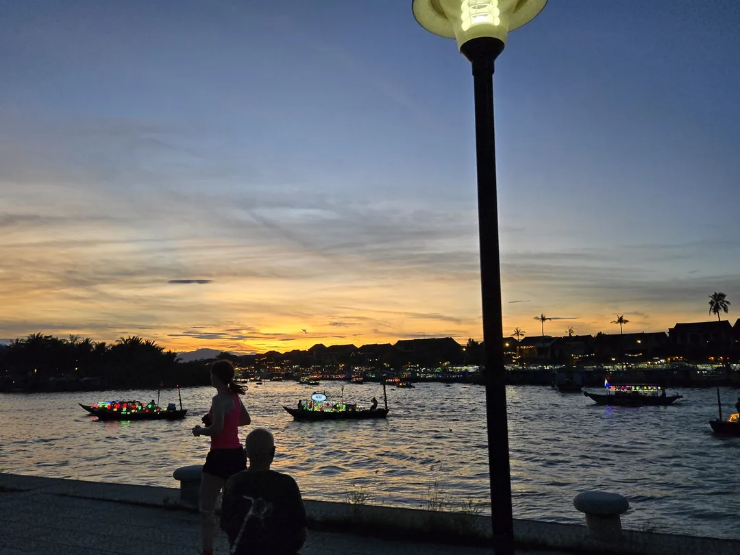 🛺 Khung cảnh Hội An lúc hoàng hôn