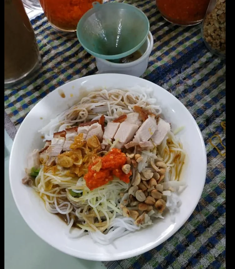 Review Quán bún mắn địa phương nổi tiếng