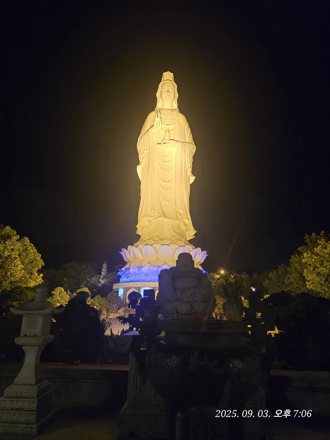 🇻🇳 Địa điểm ngắm cảnh đêm tuyệt đỉnh 👍 Chùa Linh Ứng
