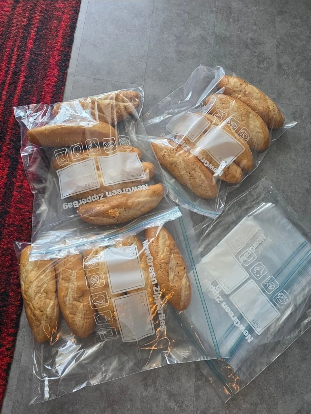 😄Mang bánh mì Việt Nam về