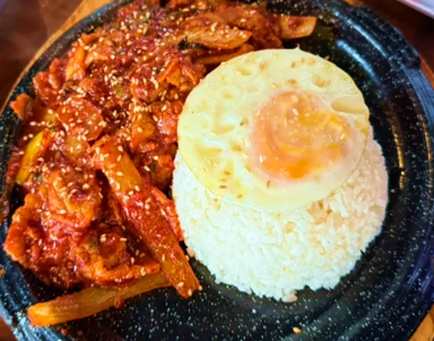 Đây là Hàn Quốc hay Việt Nam vậy??!! feat. Nhà hàng Hàn Quốc DOKDO 😋😋🍴🍴