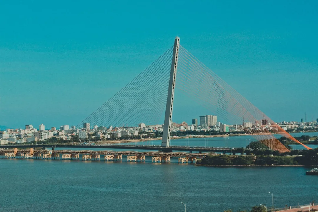 Sông Hàn lúc hoàng hôn — view ra khỏi quán