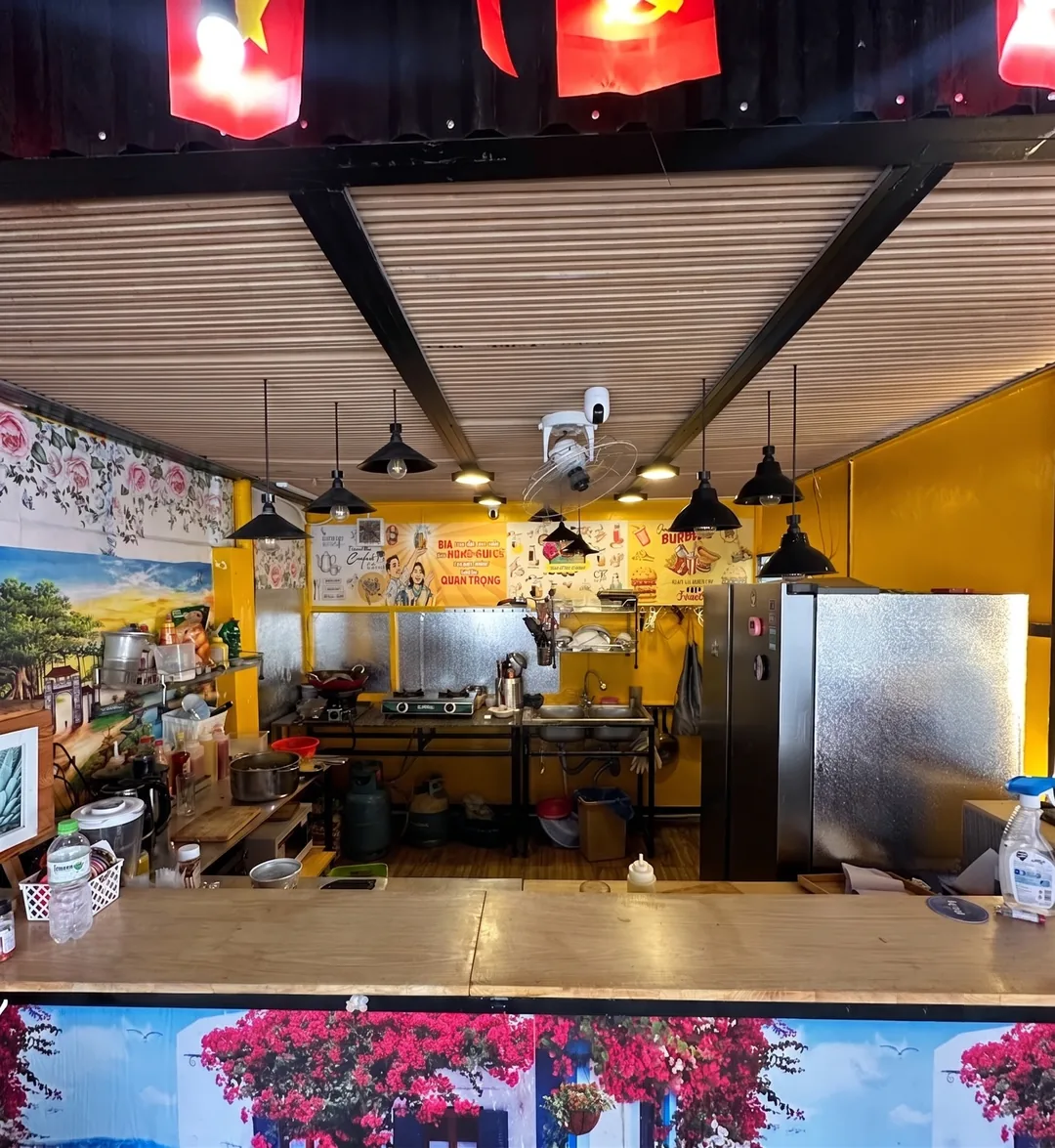 ✨Không khí 'Nhà hàng Yoon' bắt gặp ở Đà Nẵng! Mình đã ghé quán ngon 'Kaylin Food and Drink'! 🏝️