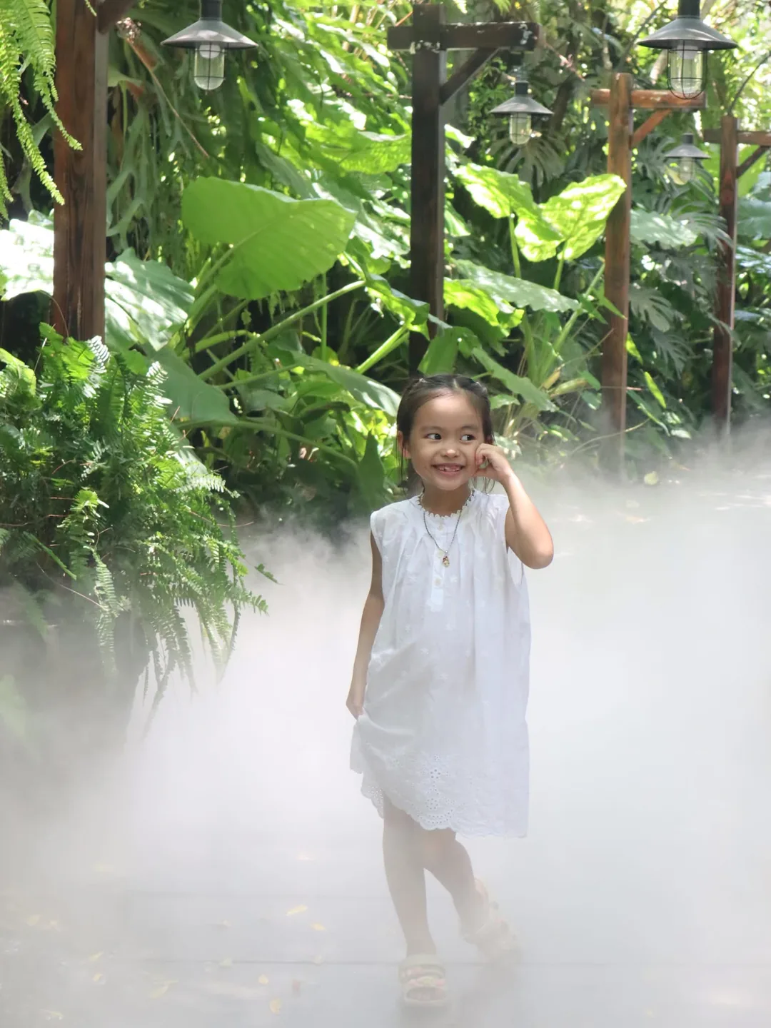 Trốn nắng với quán cà phên tropical 34
