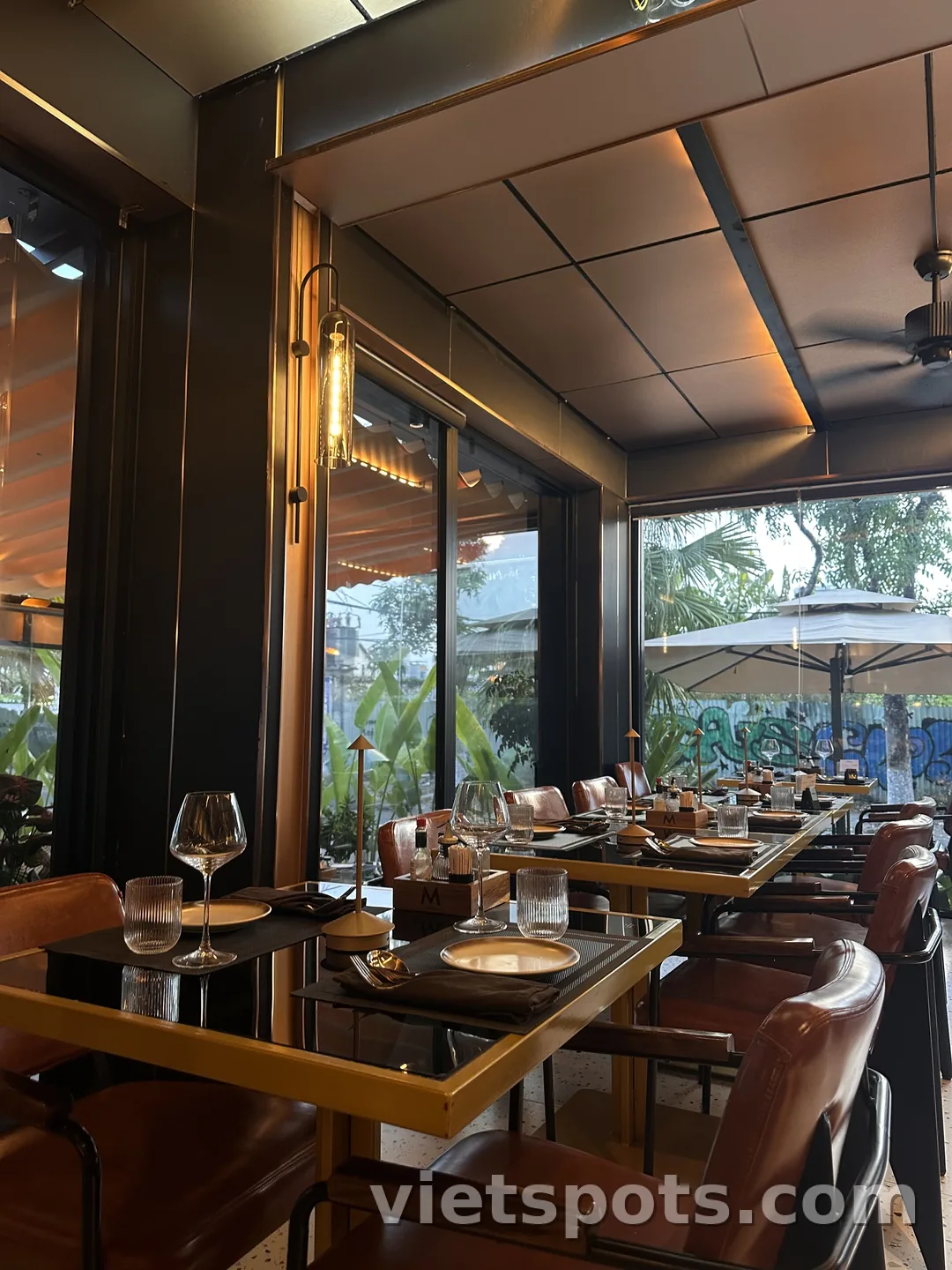 다낭 브런치 맛집 추천 | 분위기까지 완벽했던 M Kitchen Flagship Danang