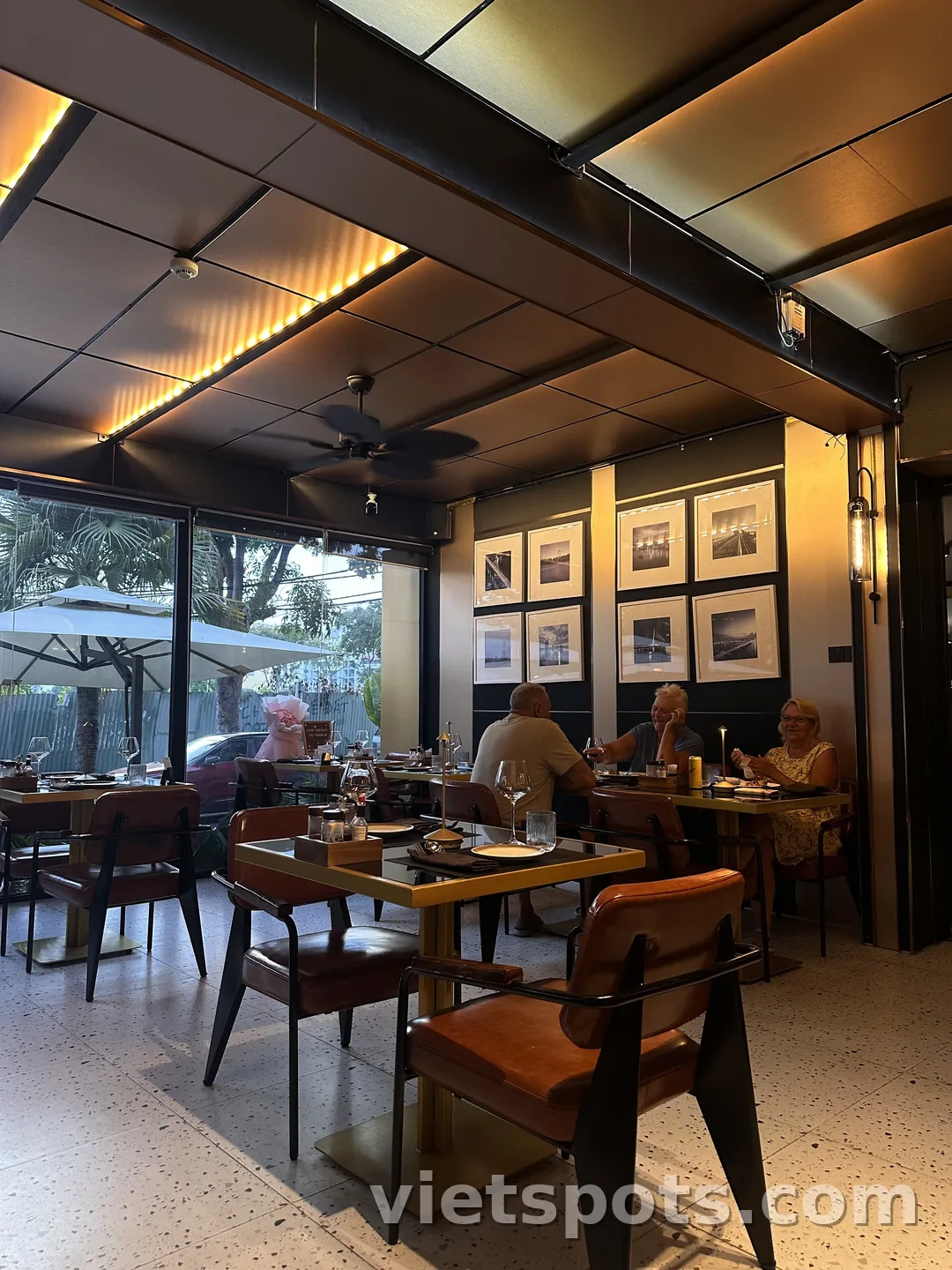 다낭 브런치 맛집 추천 | 분위기까지 완벽했던 M Kitchen Flagship Danang