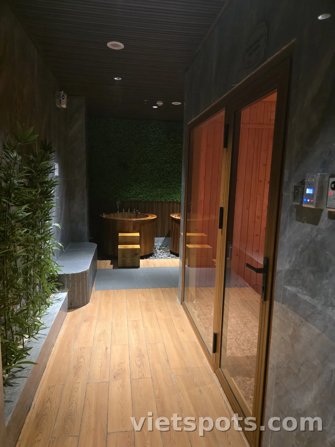 🚩Renora Wellness Spa & Onsen Sauna -Bồn tắm đá -Massage gội đầu tốt nhất