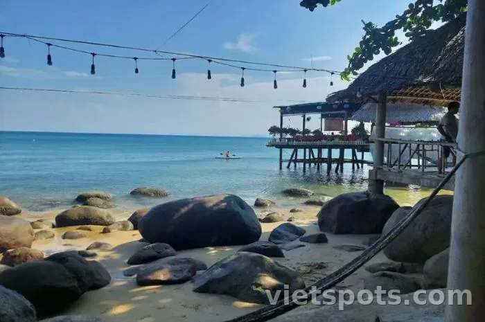Bãi Rạng Bãi Bụt một vẻ đẹp biển khác của thành phố