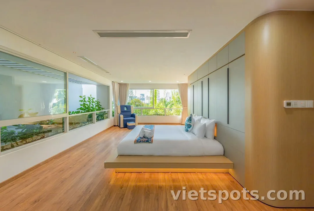 VILLA NEAR THE BEACH