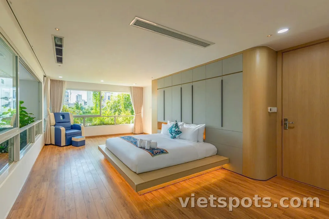 VILLA NEAR THE BEACH
