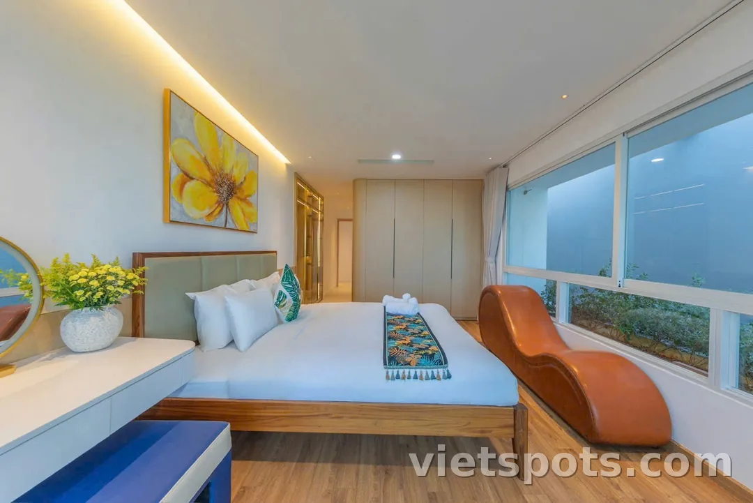 VILLA NEAR THE BEACH