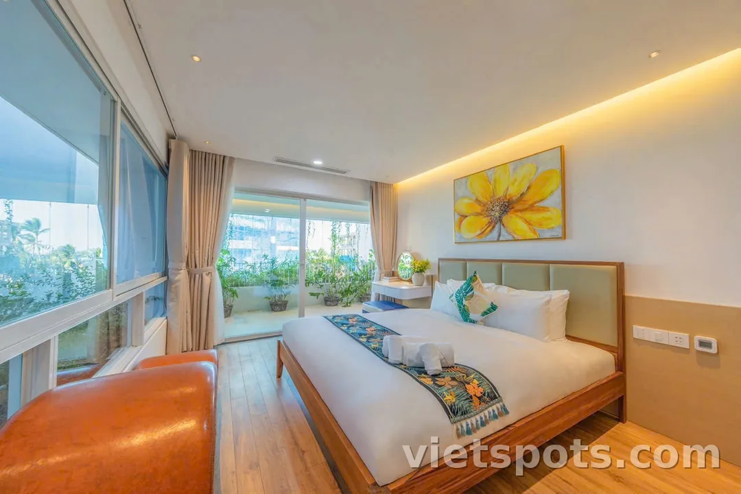 VILLA NEAR THE BEACH