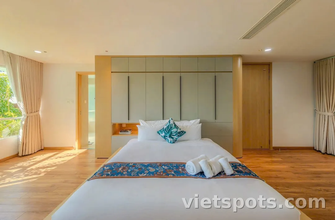 VILLA NEAR THE BEACH