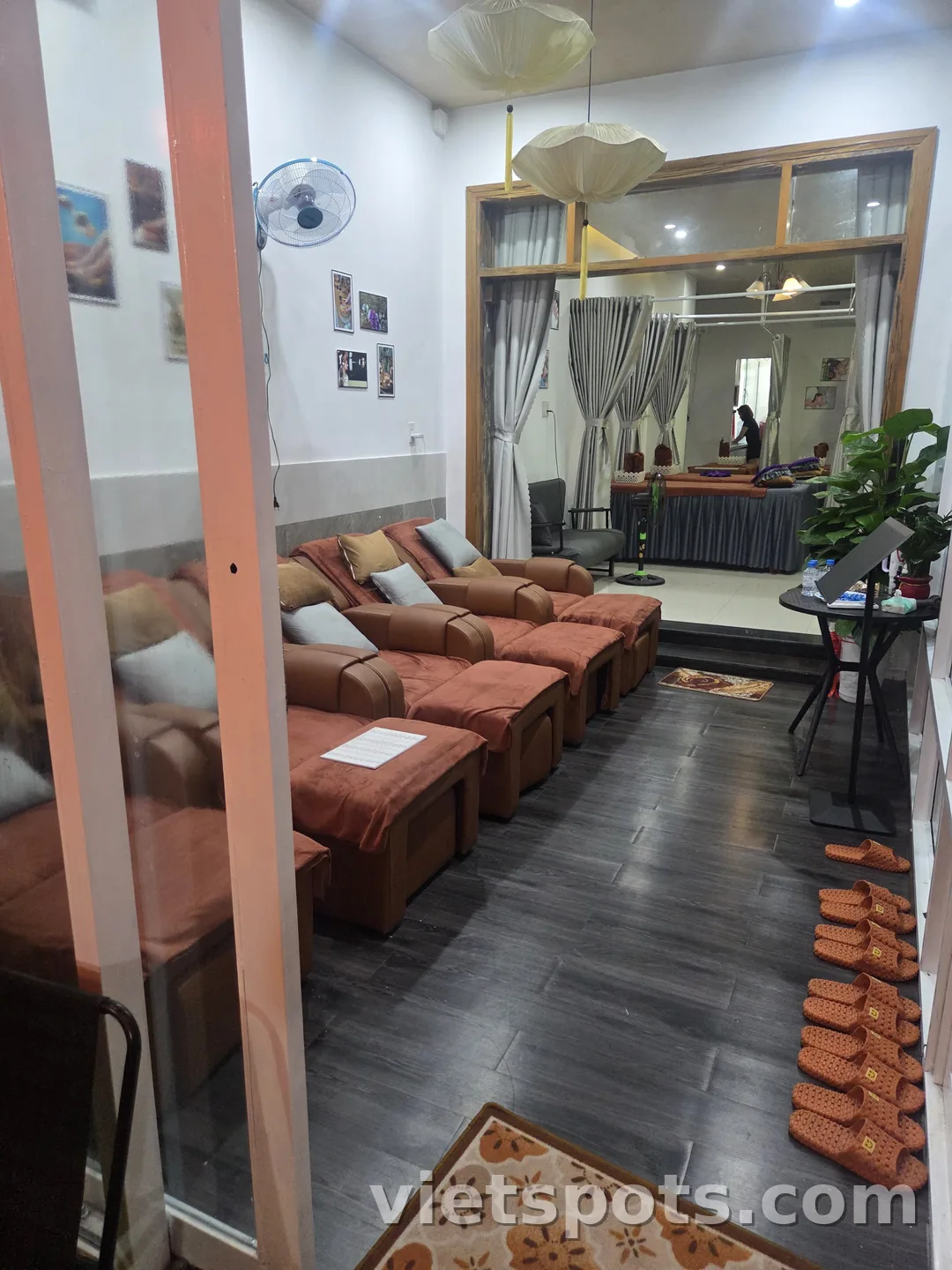 BLOOM SPA thân thiện và làm việc tốt lắm..