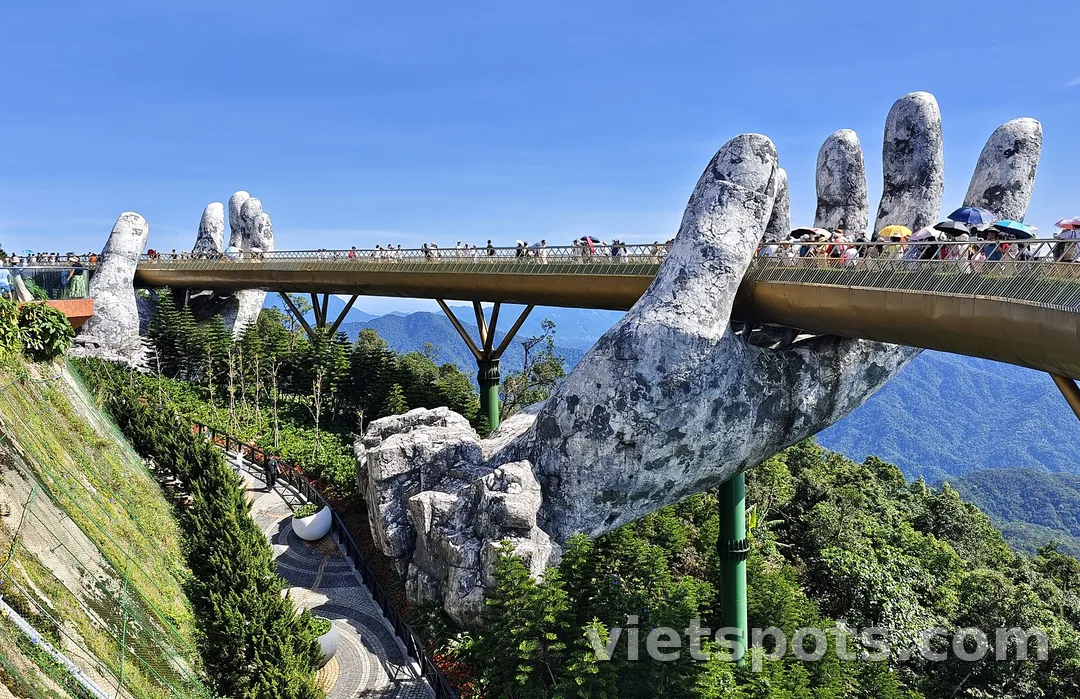Cầu Vàng trên Bà Nà Hills