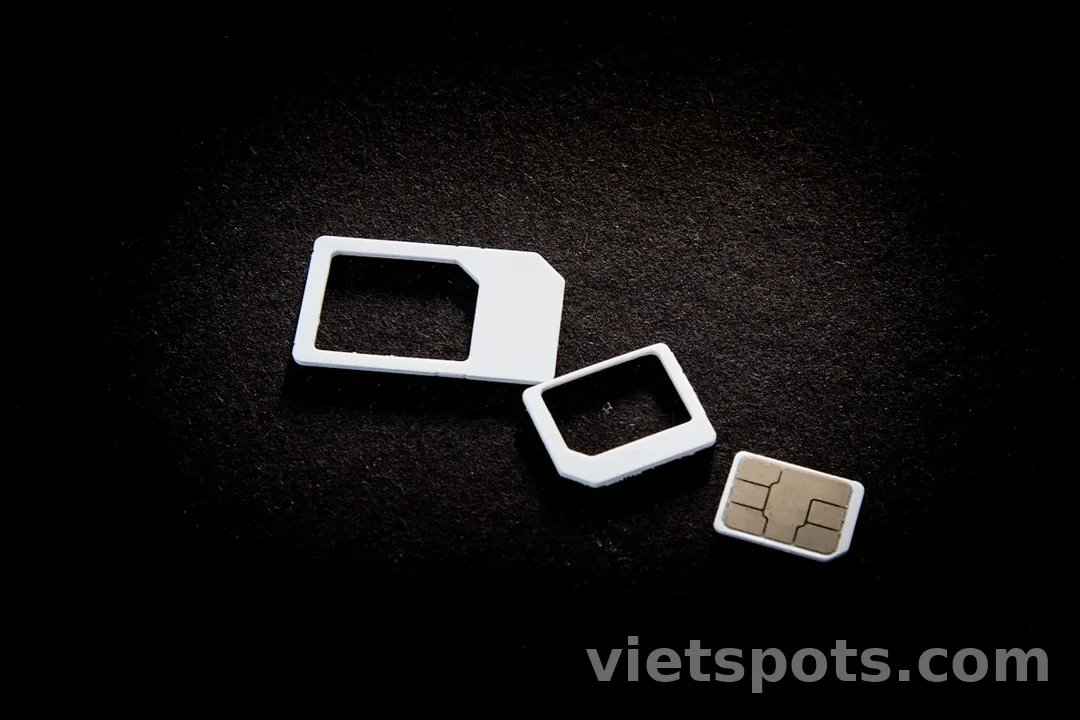 SIM card + tray adapter — nano SIM, micro SIM adapter đen