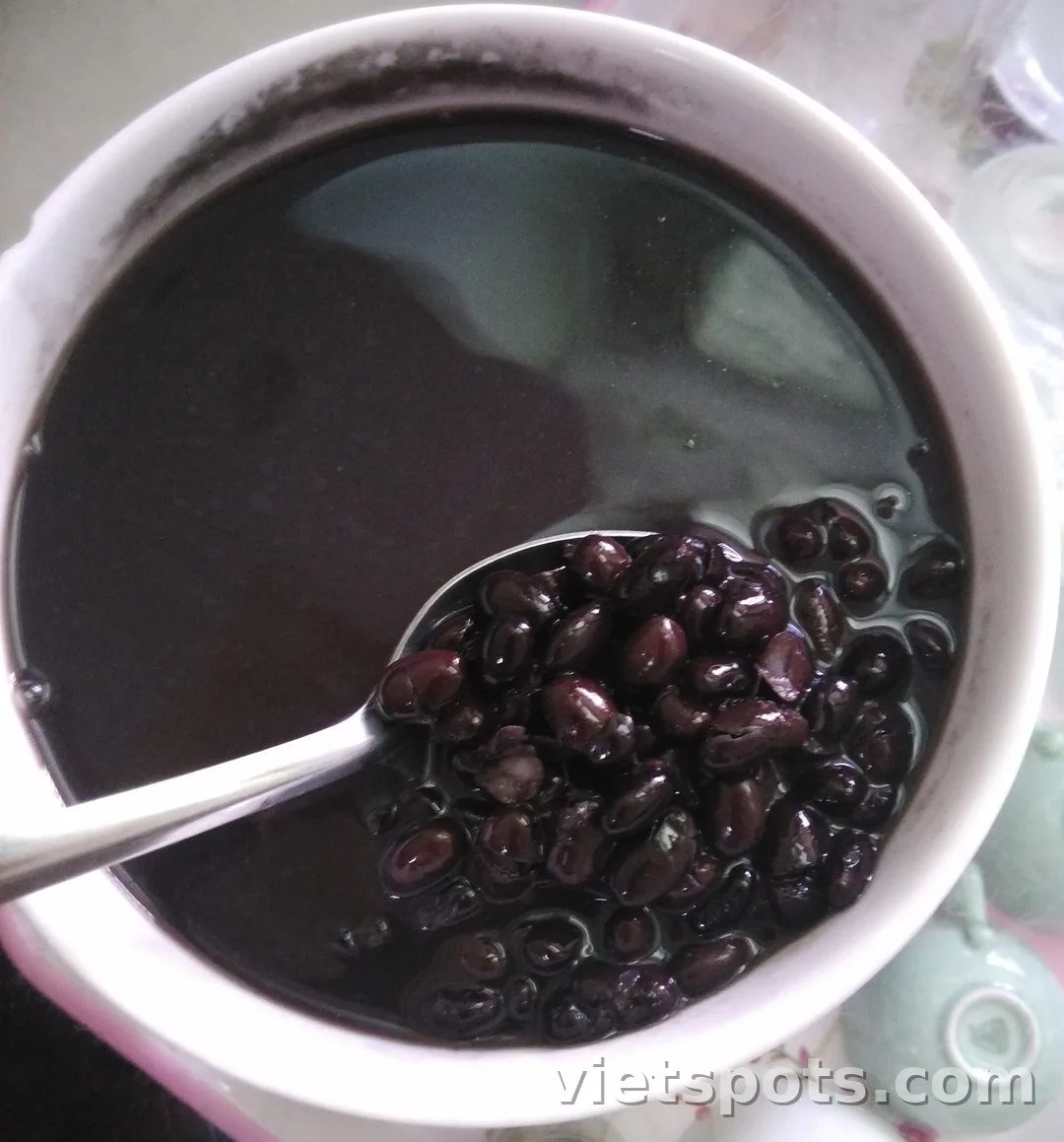 Ly chè đậu đen đá