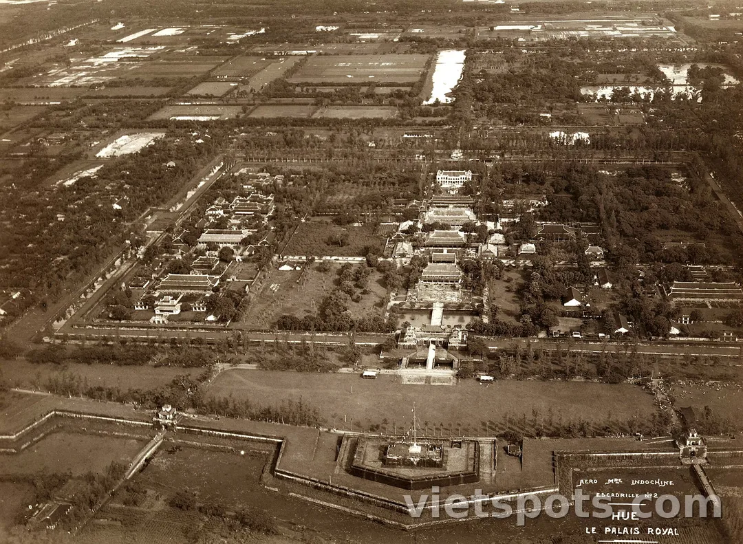 Ảnh hàng không Pháp năm 1932: toàn cảnh Hoàng thành Huế nhìn từ trên cao