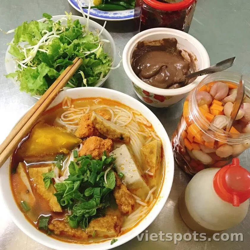 Có gì ở tô bún chả cá Đà Nẵng khiến thực khách mê đắm?