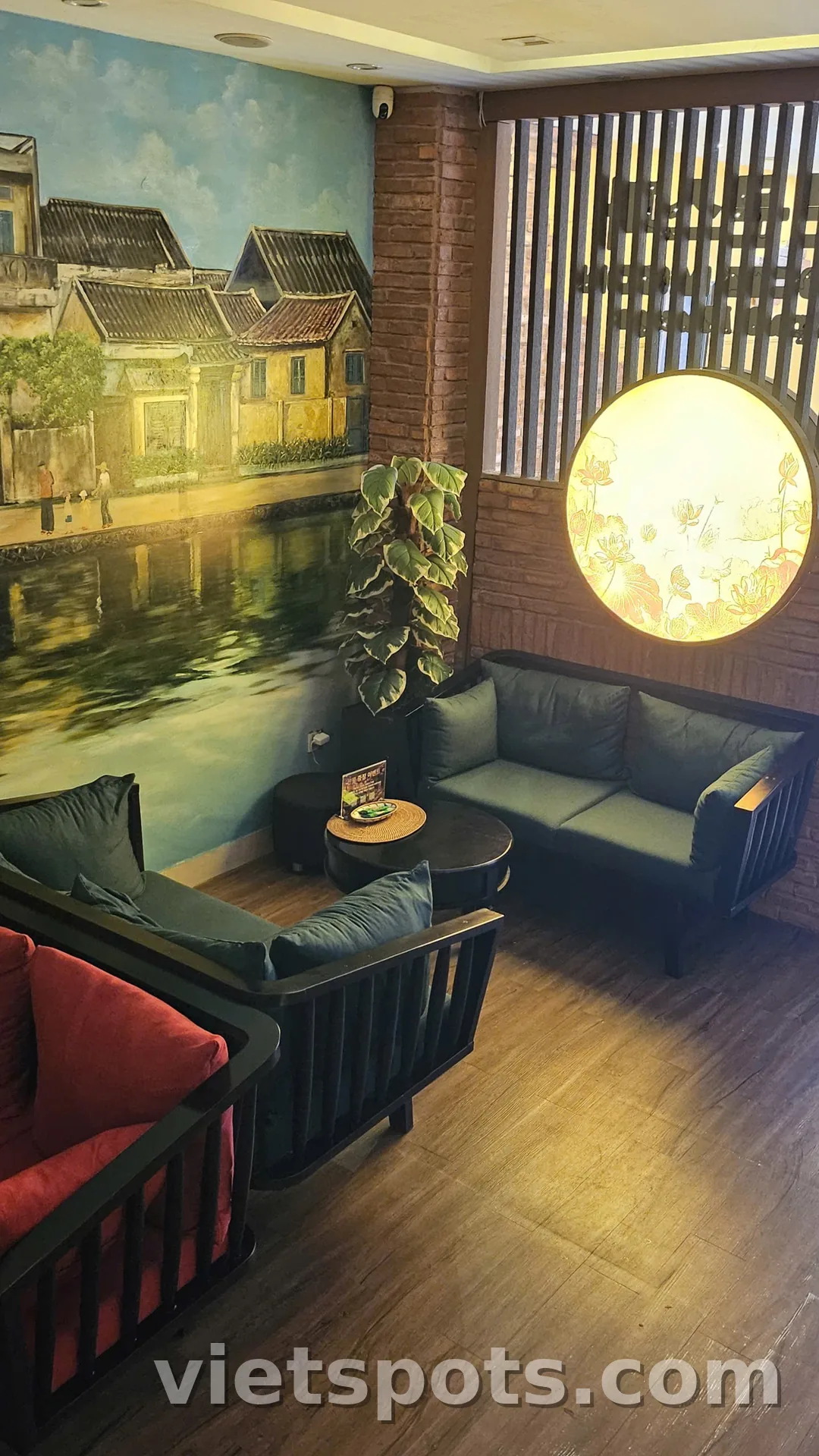 Bài đánh giá sau khi ghé thăm spa mặt trăng có dịch vụ đón trả