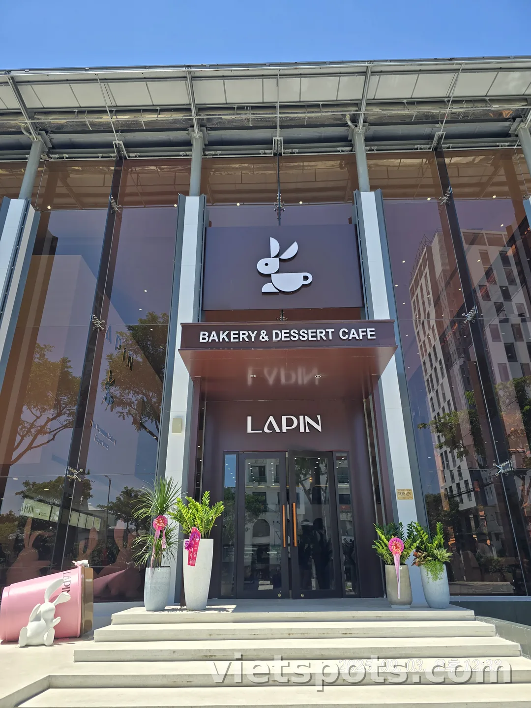 🇻🇳 大型ベーカリーカフェ LAPIN