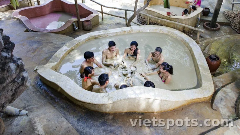 Yazasoo Tour 2N1D: Núi Thần Tài - Làng Toom Sara - Hòa Phú Thành