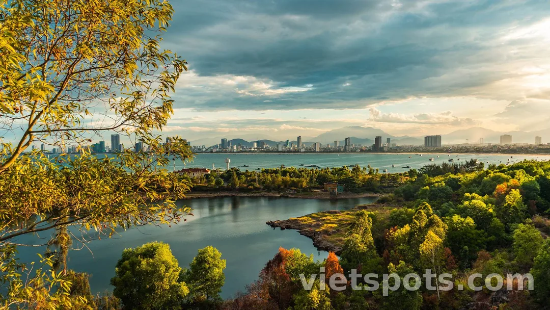 Tour Linh Ứng Sơn Trà và Phố cổ Hội An