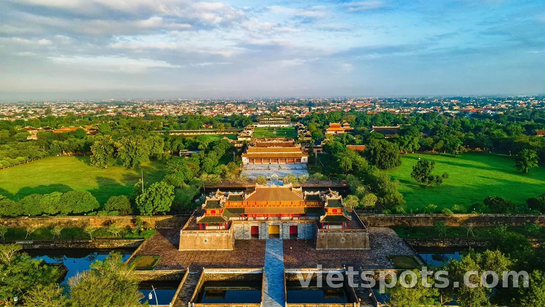 Tour Đại Nội Huế (bữa trưa)