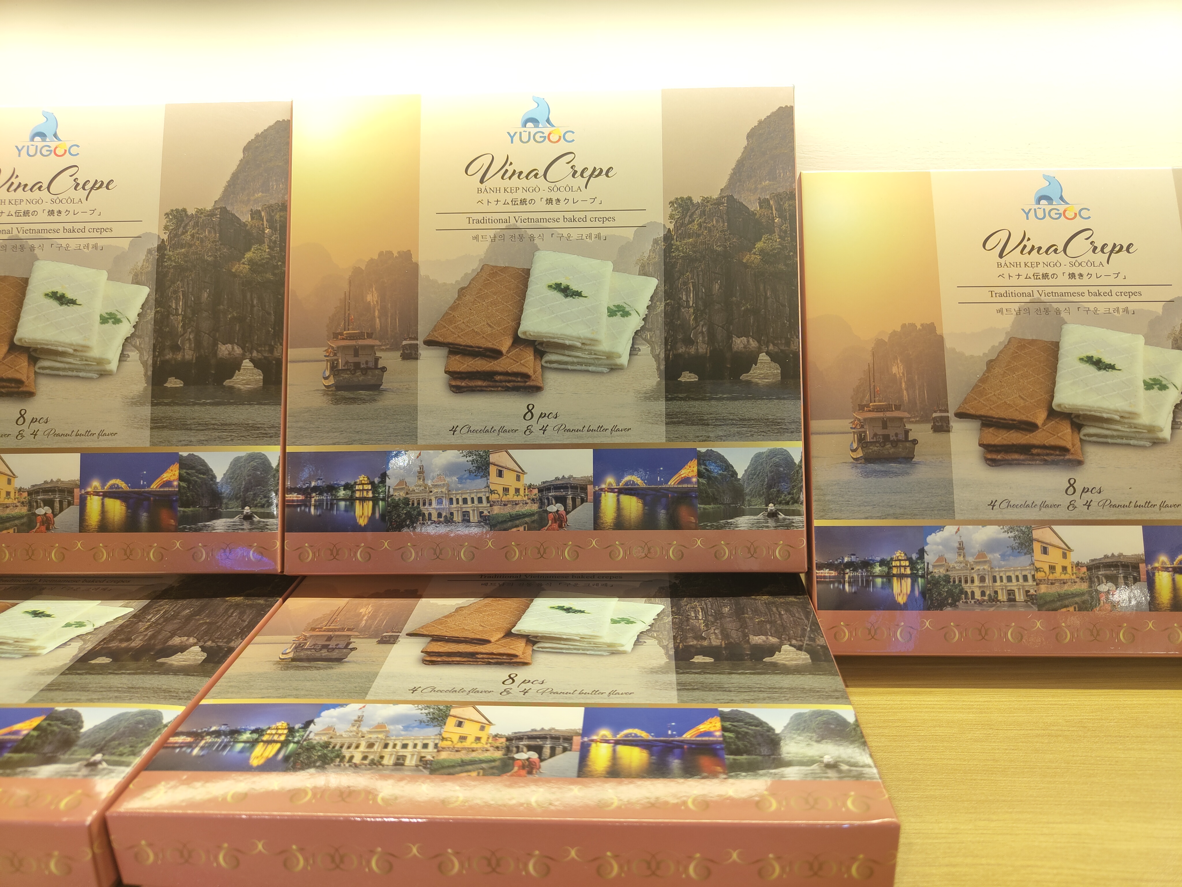 ホーチミンのベンタイン市場徒歩1分。YUGOCで伝統お菓子を買ってきました♪