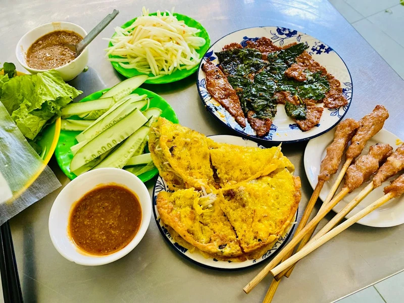 ĐÀ NẴNG FOOD TOUR: 24 GIỜ CÀN QUÉT THIÊN ĐƯỜNG ẨM THỰC MIỀN TRUNG 🏝️🍜
