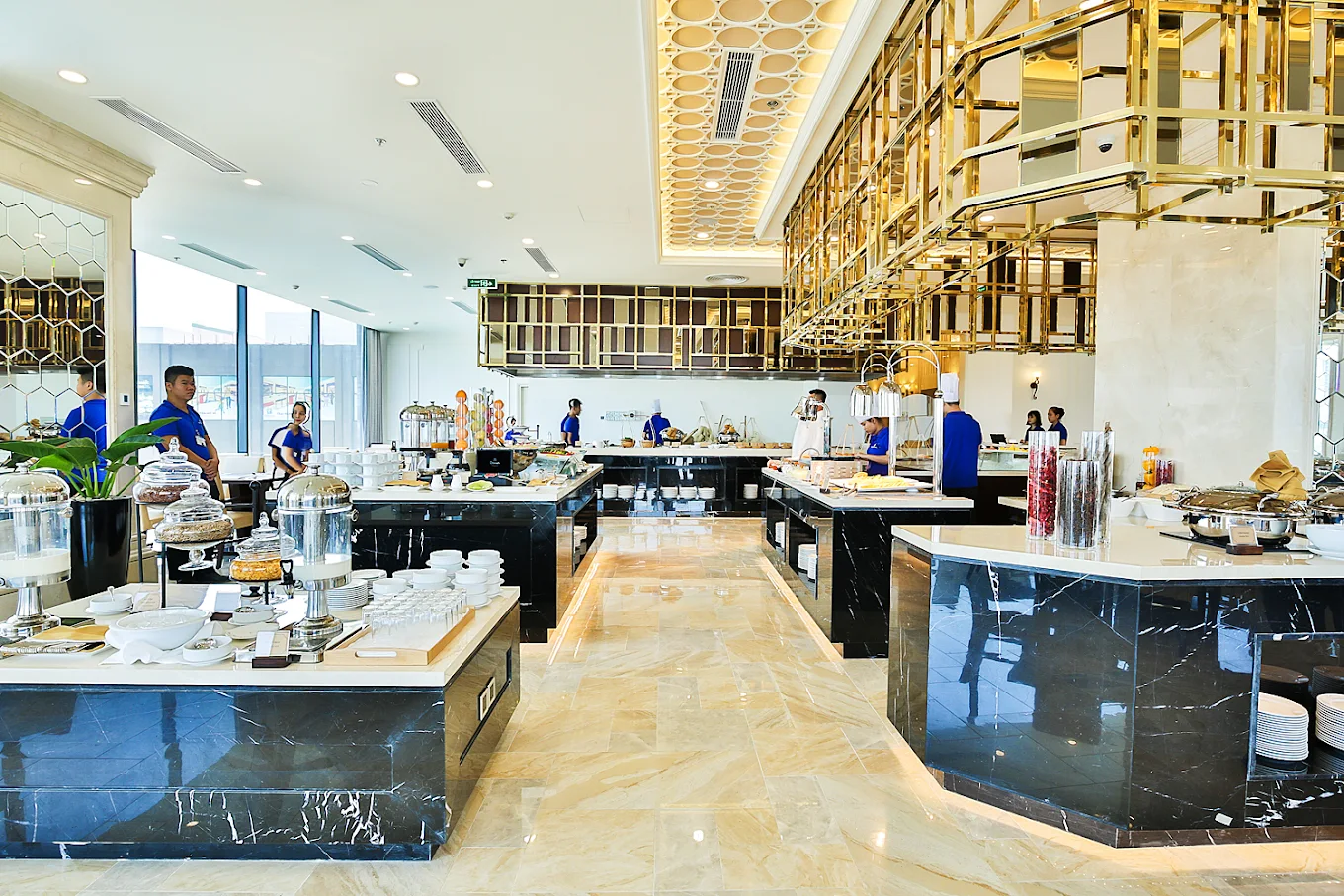 CỨ NGHĨ LÀ ĐI TRỐN, AI NGỜ ĐƯỢC NUÔNG CHIỀU NHƯ HOÀNG GIA TẠI MELIÁ VINPEARL DANANG RIVERFRONT! 🌟✨