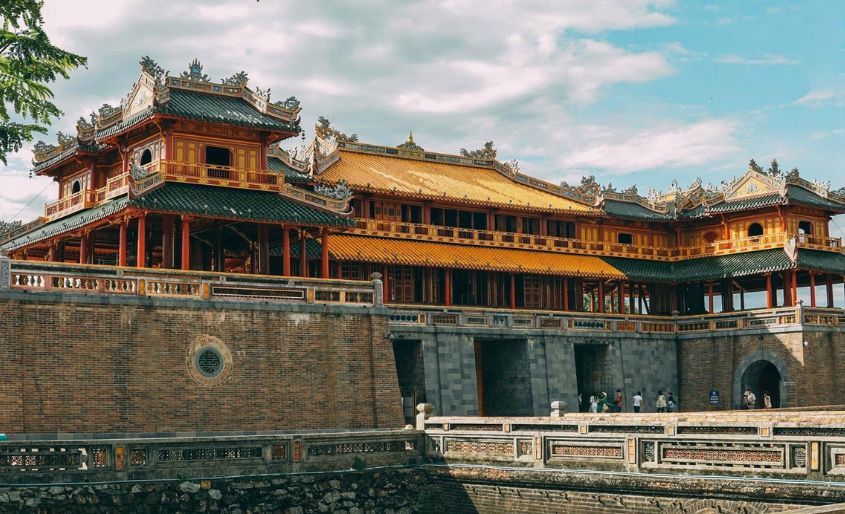 Tour trong ngày sau cây cọ