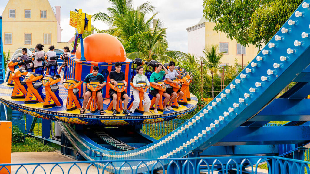 Tour vườn cọ vinwonders