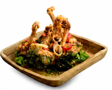 Cánh Gà Chiên Sốt Lá É "Trà Quế"