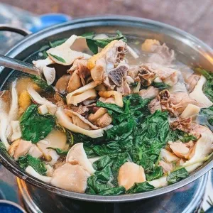 Lẩu gà lá giang (1/2 con)