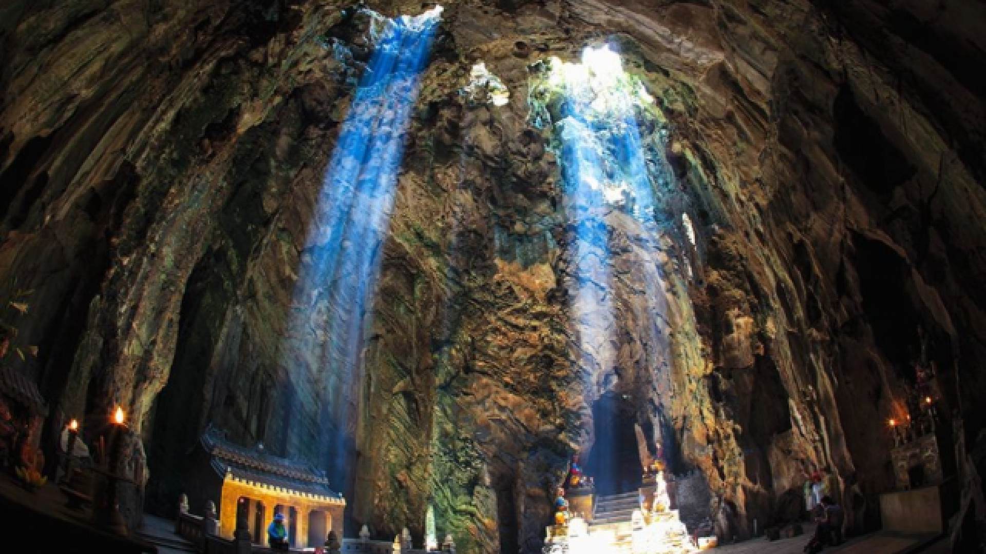 Tour Linh Ứng Sơn Trà – Ngũ Hành Sơn – Phố cổ Hội An