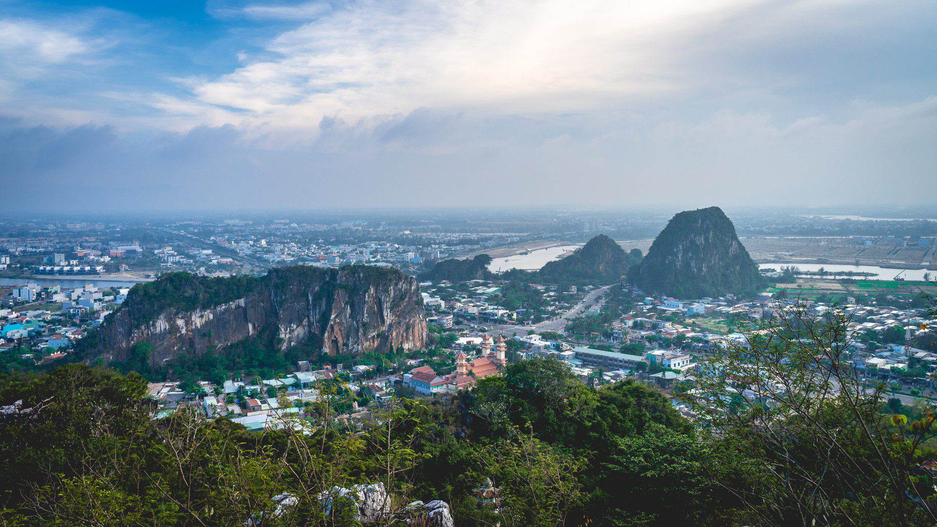 Tour Linh Ứng Sơn Trà – Ngũ Hành Sơn – Phố cổ Hội An