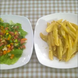 Combo 1 salad trộn và 1 khoai tây chiên