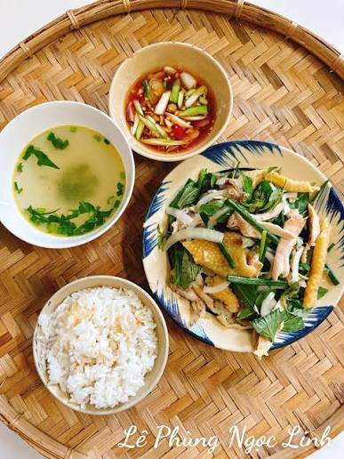 คอมโบ 3: เนื้อฉีก 1 ตัว + ข้าว ซุป สลัดผัก