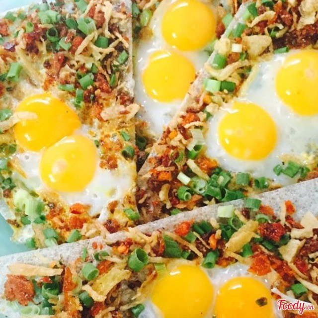 Crispy Rice Paper Sandwich with Pate, Egg & Beef Jerky
