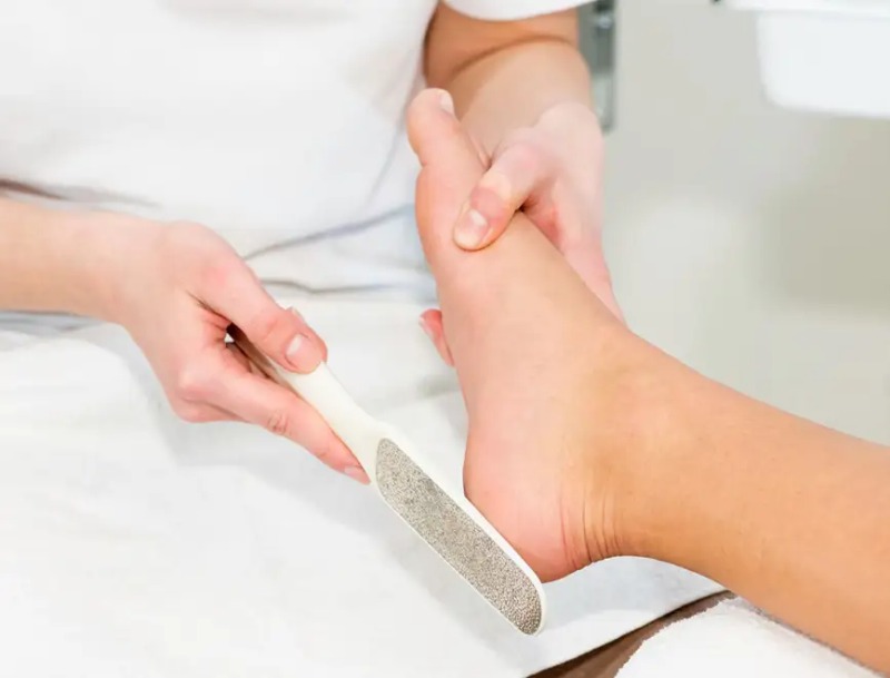 Heel Care (Exfoliation + Mask + Heel Scrub + Moisturizer)