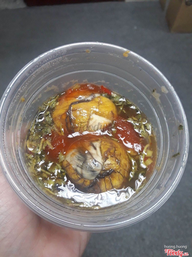 ไข่เป็ดลูกอ่อนผัดมะขาม (2 ฟอง) + ขนมปังบั๋นหมี่ 1 ชิ้น