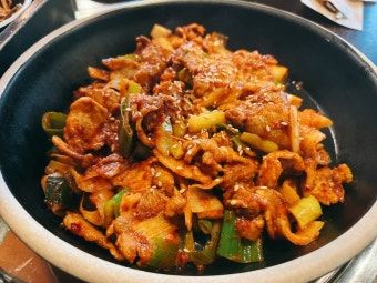 Cơm thịt heo ướp