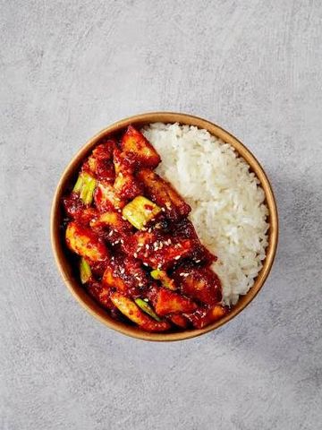Cơm gà xào cay (dakgalbi)