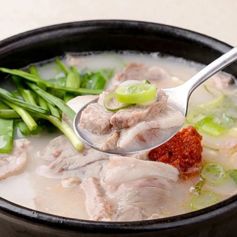 Cơm chan canh má heo & ba chỉ trên