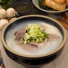 Canh xương bò hầm (seolleongtang)