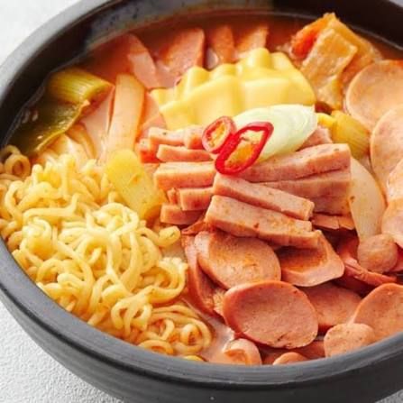 Lẩu xúc xích kiểu Songtan (budae jjigae)