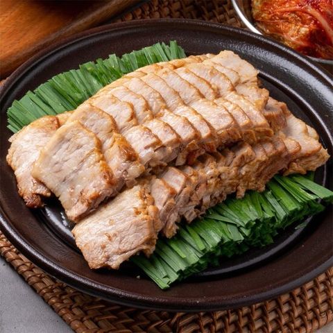 Bossam thảo dược (thịt luộc cuốn)