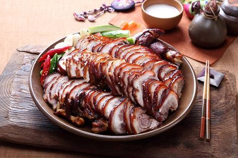 Giò heo hầm (jokbal) nóng